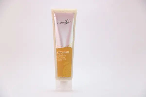 Exfoliante Natural de Maracuyá Elaborado con Agua Termal y Albaricoque