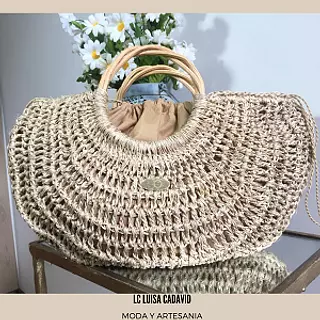 Bolso de Fique con Asas de Bejuco Artesanal.