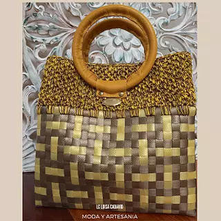 Bolso de Fique y Zuncho Color Amarillo y Plata Artesanal.