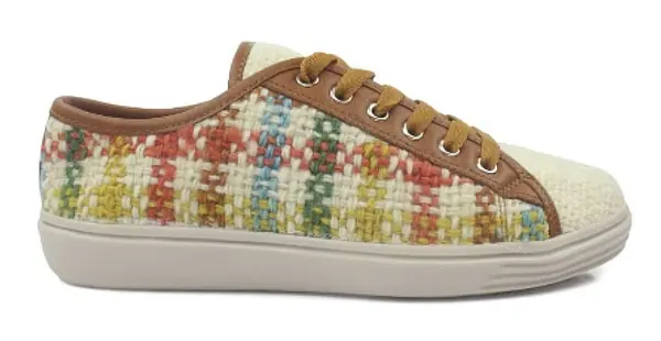 Tenis Con Suela Baja Elaborados En Lana De Ovejo.