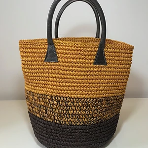 Canastas, mochilas, bolsos, sombreros de todas las regiones del país. 